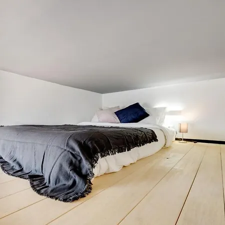 Homeby - Cozy Studio Penthouse