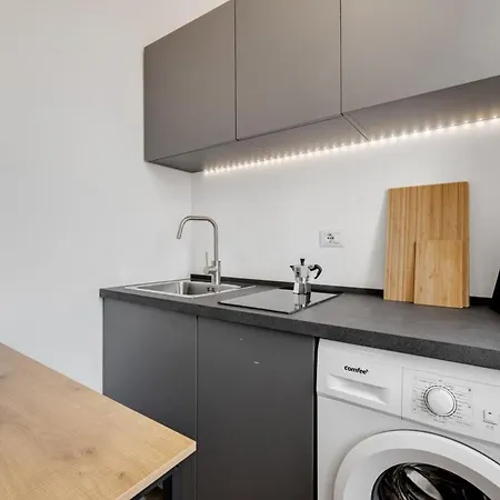 Homeby - Cozy Studio Penthouse Milan