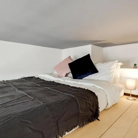 Apartment Homeby - Cozy Studio Penthouse *