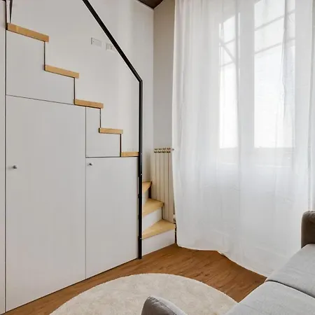 Homeby - Cozy Studio Penthouse Apartment Milan
