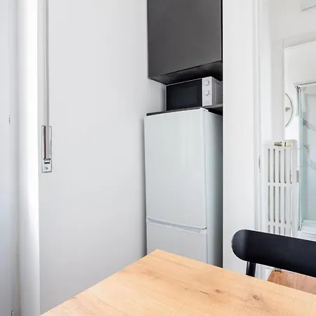 Homeby - Cozy Studio Penthouse * Milan
