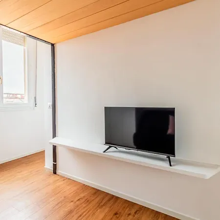 Homeby - Cozy Studio Penthouse * Milan