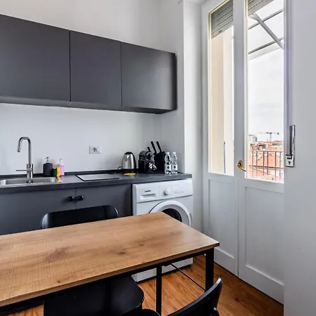 Homeby - Cozy Studio Penthouse Apartment