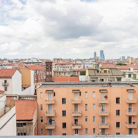 Homeby - Cozy Studio Penthouse * Milan
